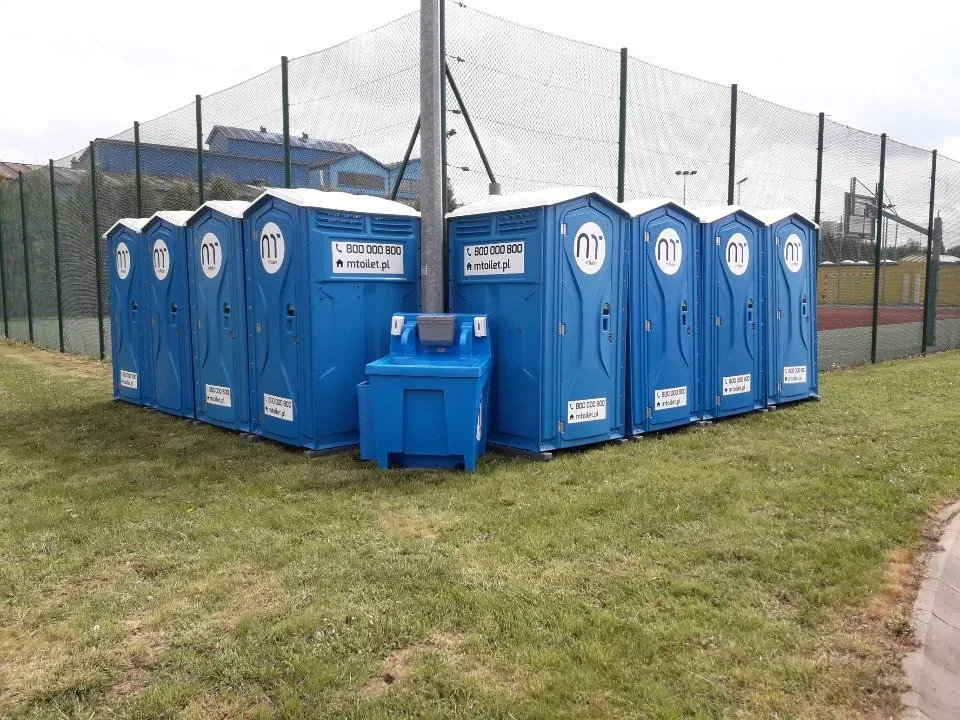 Toalety mobilne z udogodnieniami