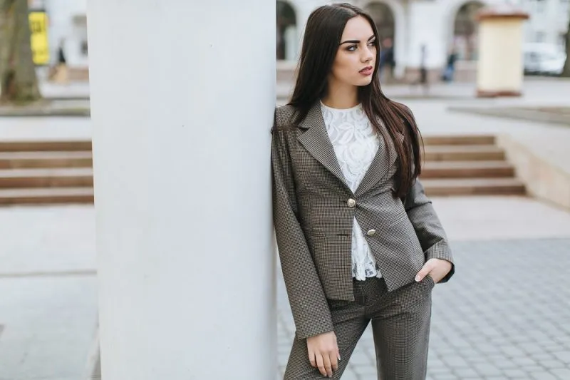 Marynarki damskie – klucz do stylowego wizerunku
